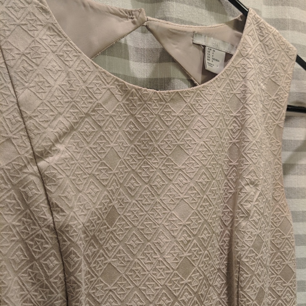 Sleeveless shift dress